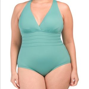 LA BLANCA Plus Island Goddess Cross Back Swimsuit